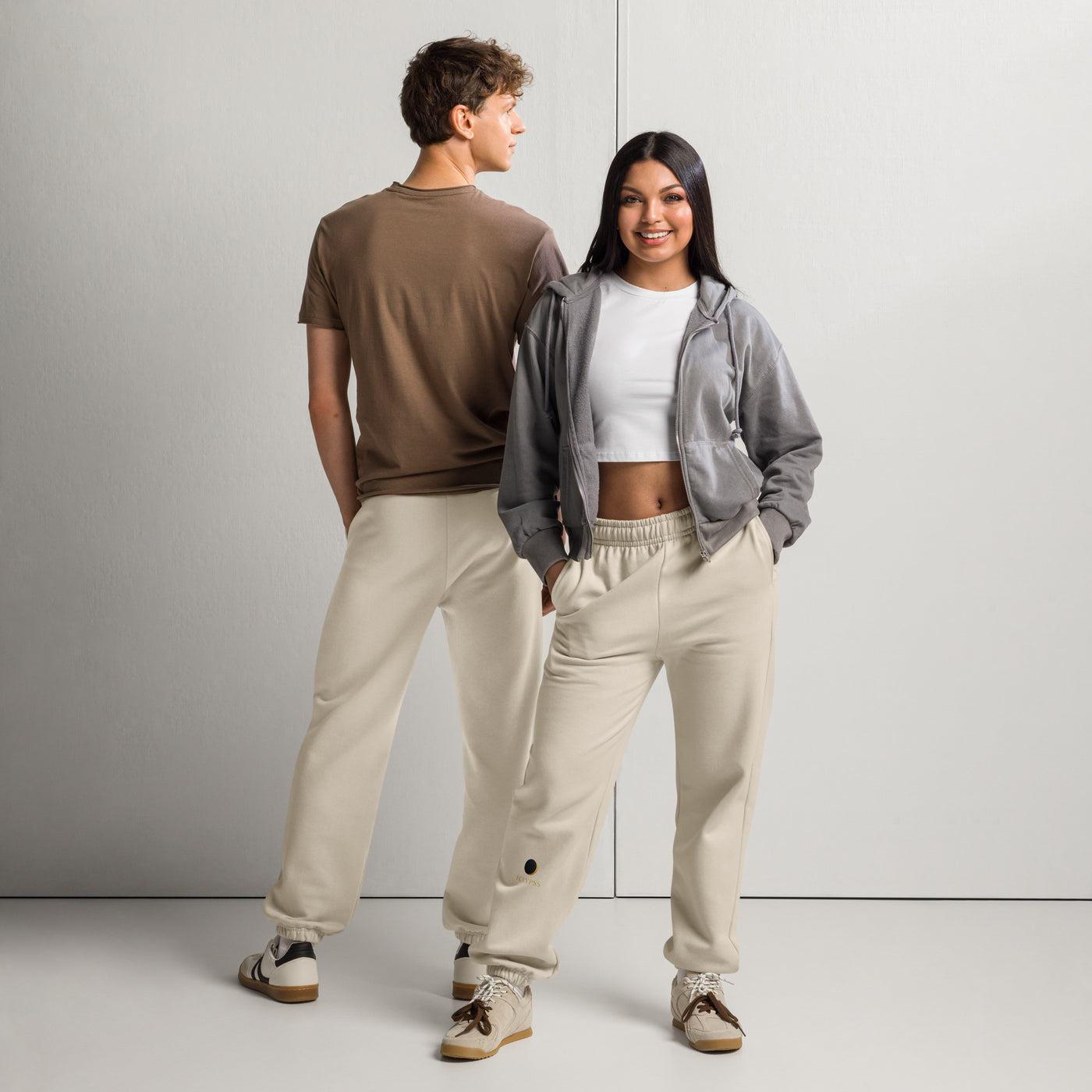 Durable Heavyweight Sweatpants for Outdoor Activities